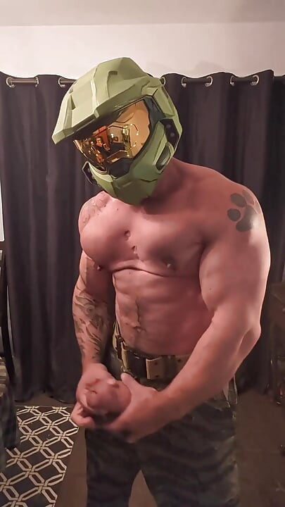 Master Chief Flexing