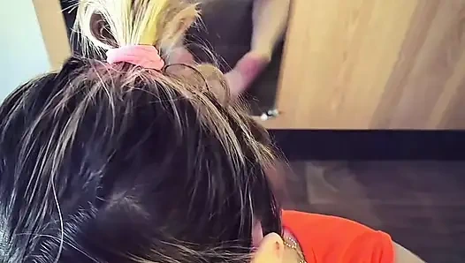 Ich Blase Einen Typen Aus Dem Hotel Aus Der Perspektive Vor Dem Spiegel