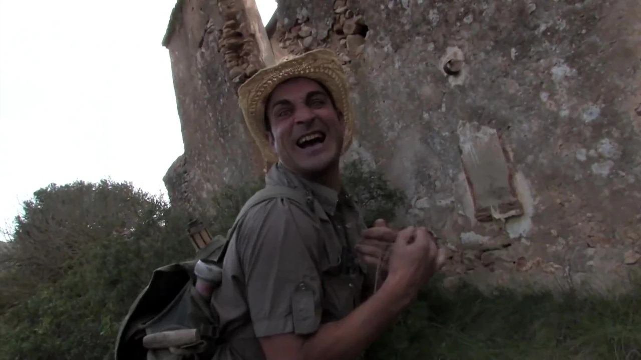 Hunter found two girls to fuck