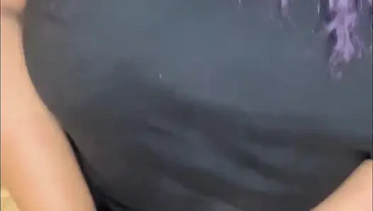 Aku lagi asik strap-on pakai strap-on favoritku!