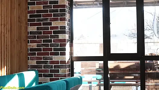 Flexi gerçek bebek sert götten sikiliyor
