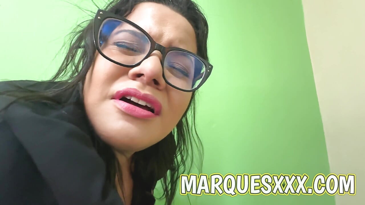 Horny Chubby Manicurist Couldn't Wait