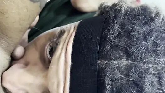Pov: cewek hot rasta lagi asik nyepong kontol
