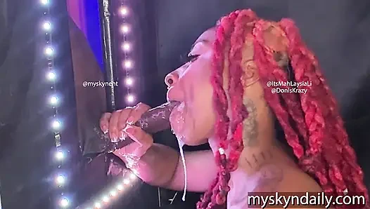 Tenggorokan cewek ini dientot habis-habisan sama kontol besar pria kulit hitam