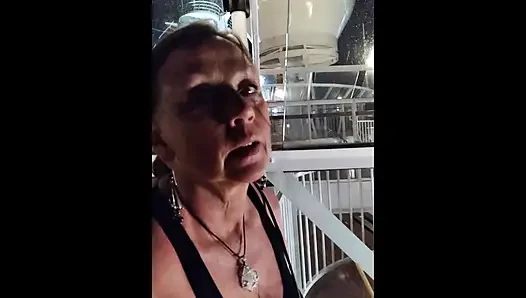 Seksi gilf orta yaşlı seksi kadın candi annie ile Karayip gezisi