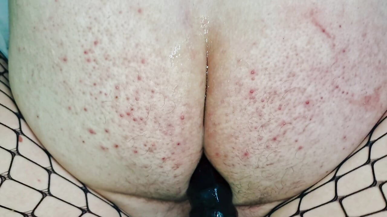 Cận cảnh chịch lỗ hậu. Dominatrix đụ từ từ và sâu, nhanh chóng và đau đớn.