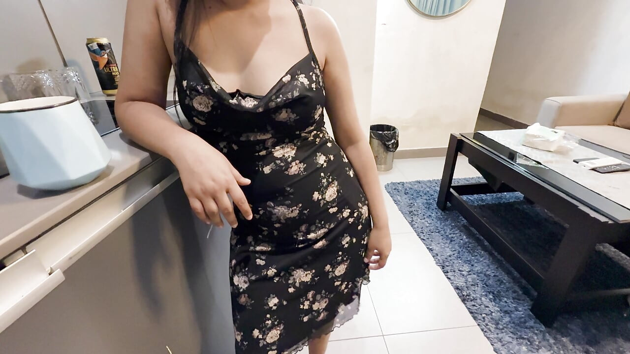 Boyfriend apni sex addicted sex girlfriend ke Ghar per chudai krne gya