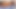 セクシーな女が巨大なペニスが剃った秘部を突き刺す中、快感に喘ぐ