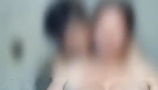 Üvey kız kardeşimin büyük göğüsleri ve meme ucuyla oynuyorum net nepal sesi bölüm 1