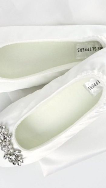 Lésbica Bridal Satin Slippers Comfortable Dancing Shoes for Bride https: amzn.to 4bdOuc7