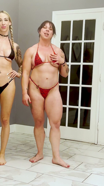 Belly Punch contest Mars Solo e Eckobelle Go Punch for Punch to See Who Can Last the Longest.