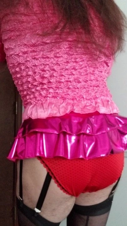 Liten rosa sissy fagot ....