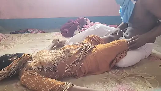Bangladeşli bir adamın kadınıyla boş bir evde viral videosu.