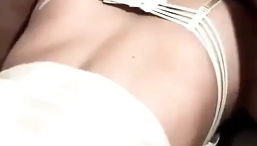 Arabische dicke schlampe mit dickem arsch und titten genießt tiefen schwanz