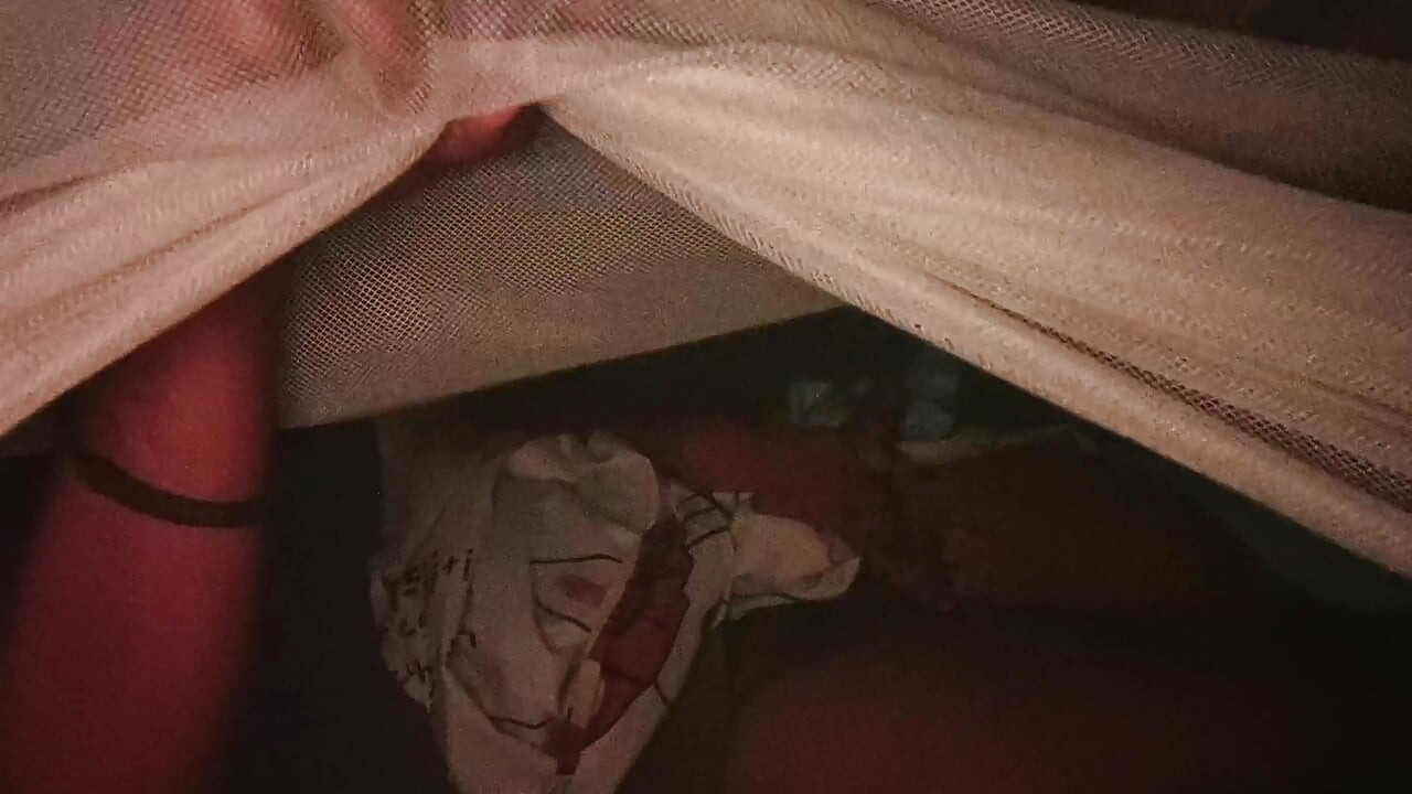 私と一緒に寝たいですか?夜は楽しみます