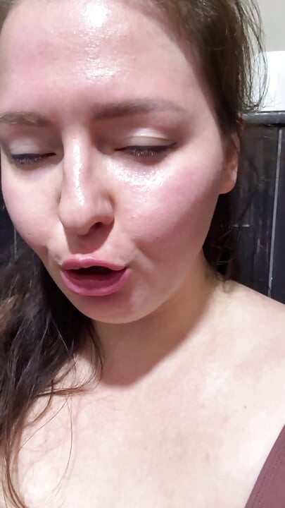 Pawg onani på offentlige badeværelser