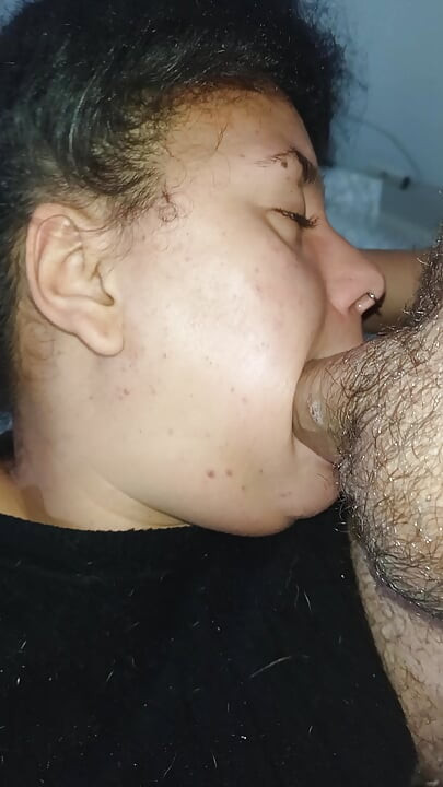 SAFADA CHEIA DE TESAO NESSA SUA BOCA GULOSA