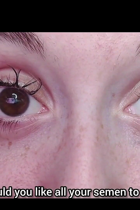 Eu assisto você de perto enquanto você se masturba e faz rostos