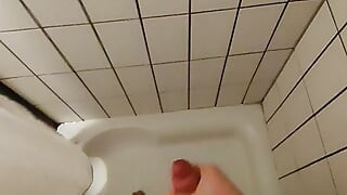 Masturbação prazerosa no chuveiro