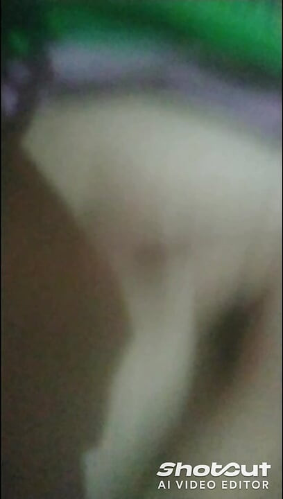 Desi bhabhi ji bani desi randi hui chut me khujli chaiyye chudai  ke liye taggda land