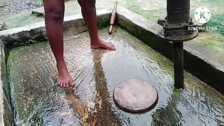 Desi bhabhi ne belan se chut chudai ki