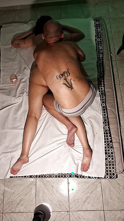 Pijat seluruh tubuh.