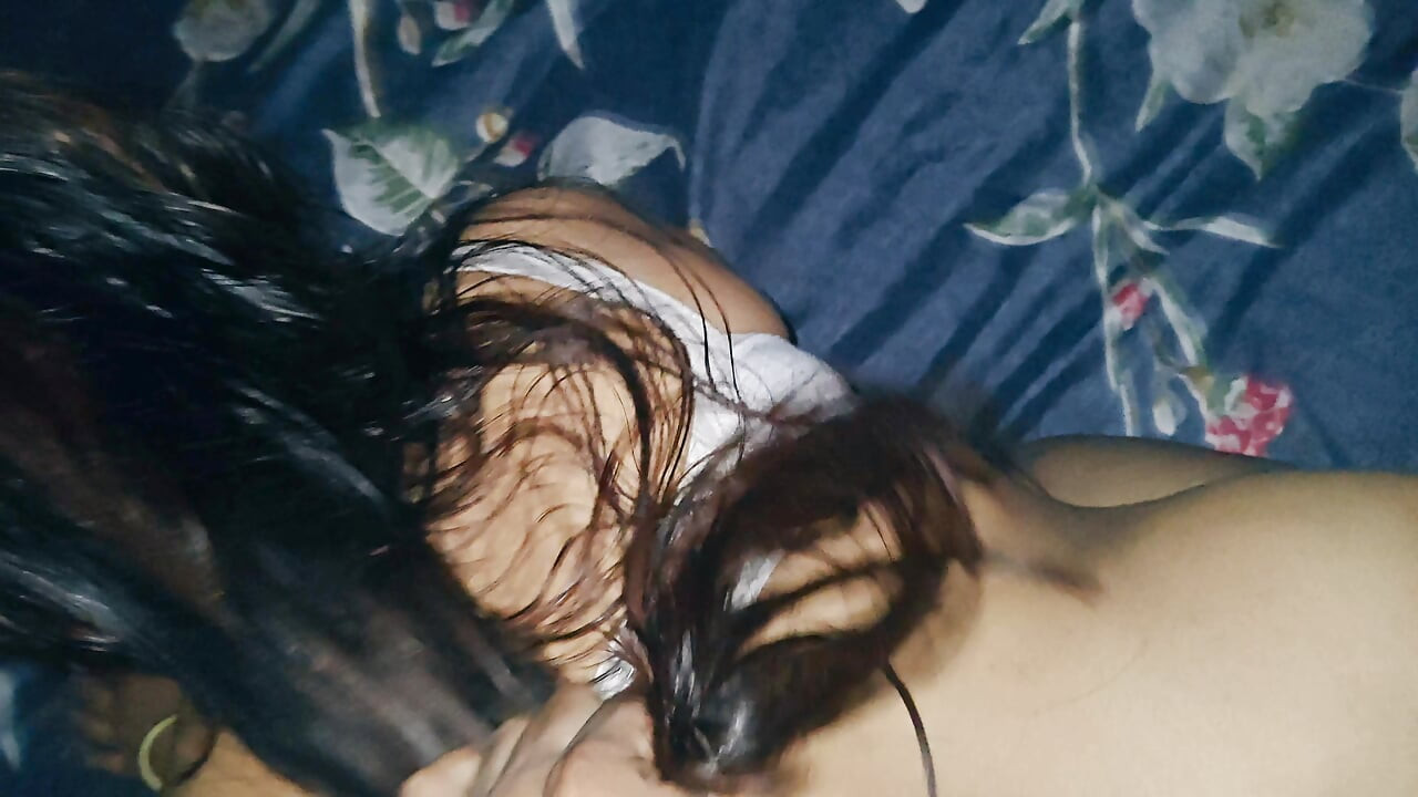 嫂子把情人叫回家，讓她被操屁眼