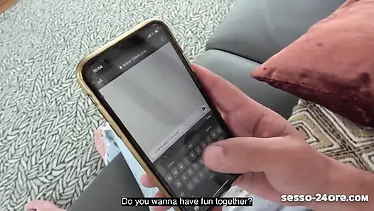 2 lesbian cantik mendapatkan kontol (porno Italia)