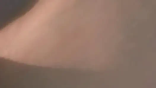 Она принимает два огромных дилдо