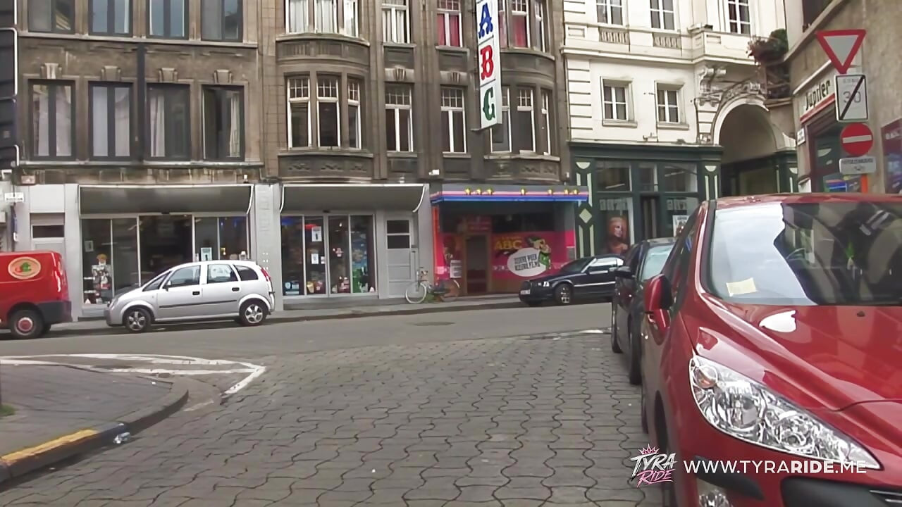 Close-up dildo inbrengen en stomende ontmoetingen met volwassenen