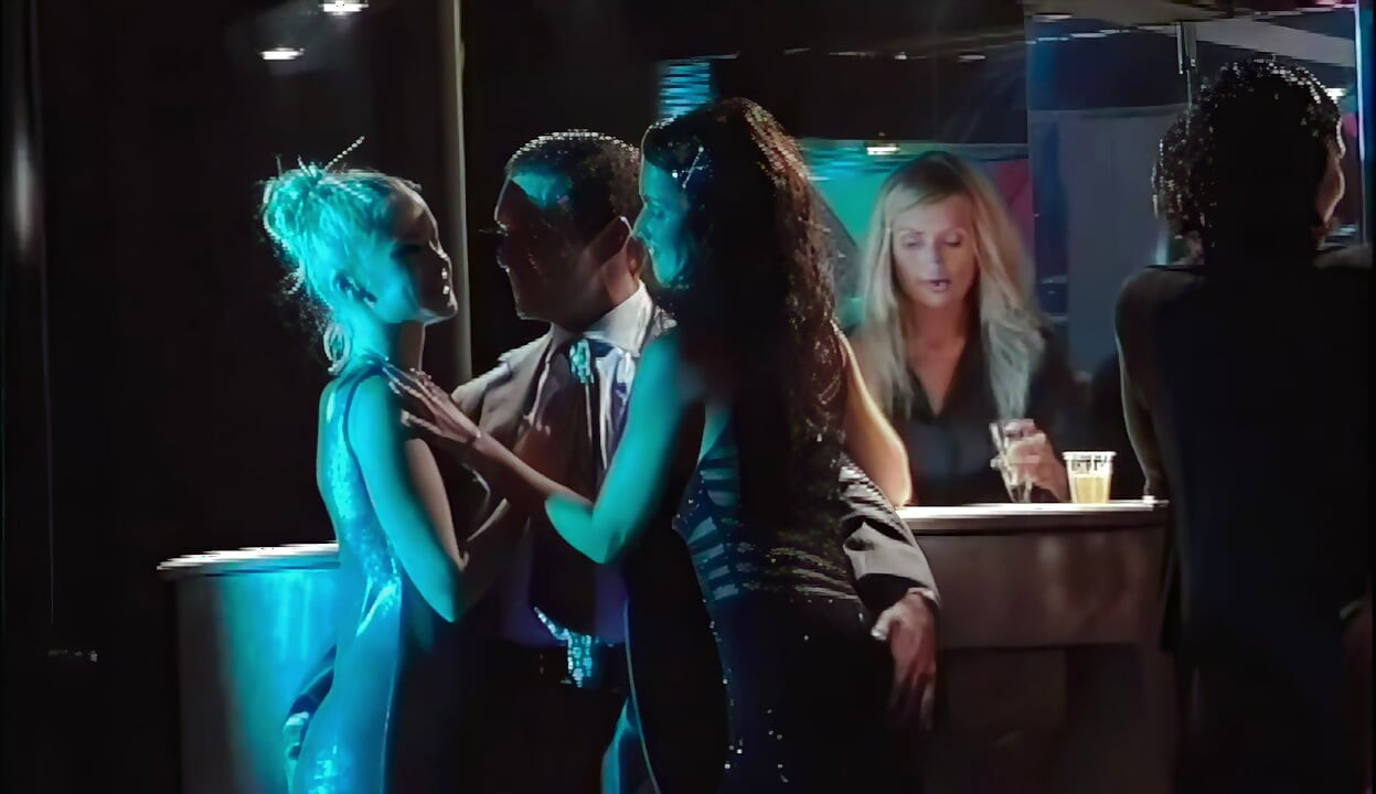 2 Sluts Share an Italian Cock in a Nightclub Among the People
