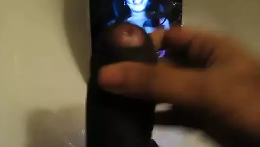 Tablet 5'te kapana kısılmış (feat. shiori)