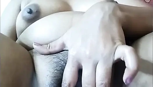 Pertunjukan webcam bugil ibu rumah tangga bangla
