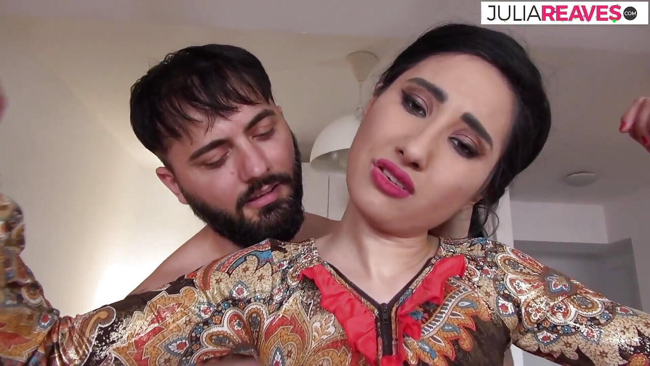 被征服和束縛，她被送到我身邊