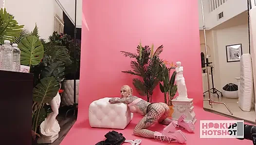 Саша Beart соблазняет сексуальными нарядами перед ее горячей съемкой! BTS