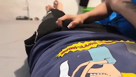 Sehr geil findet meine stiefschwester in ihrem zimmer und will gefickt werden