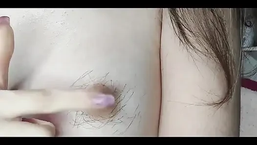 Kıllı meme uçlarımla oynuyorum