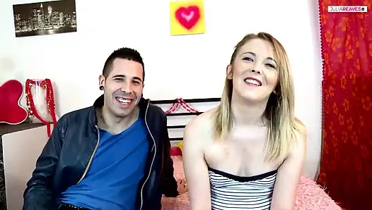 Настоящая пара делает настоящий трах перед камерой