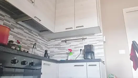 Gadis panas di dapur tanpa celana dalam