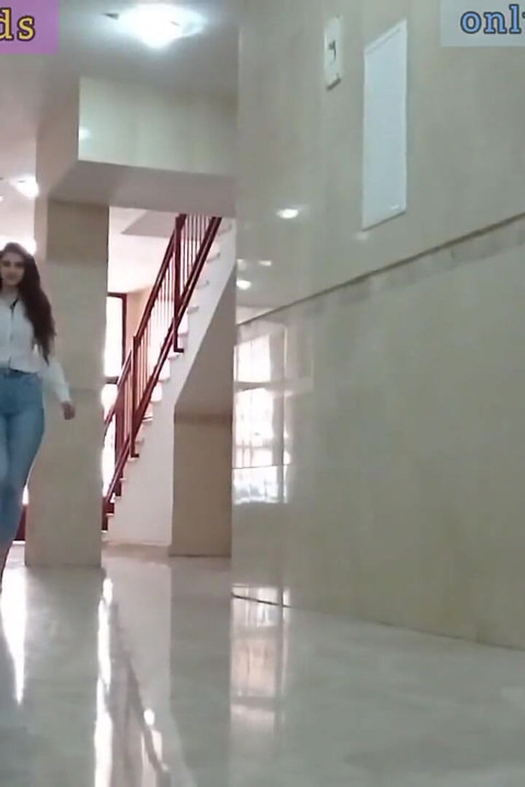 Boquete e porra na minha boca depois de chegar em casa do trabalho