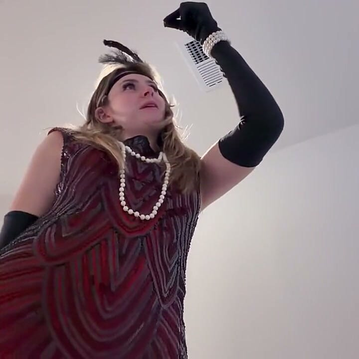 London 1920's Giantess