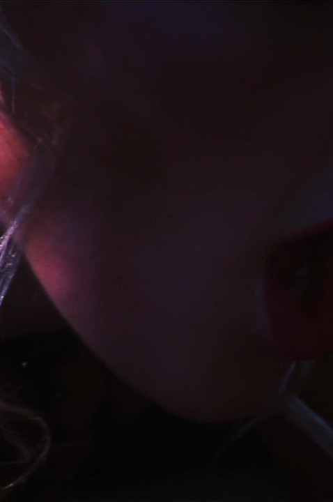 Jordan Kingsley és Tanya Tate öltöztetős játékot játszanak