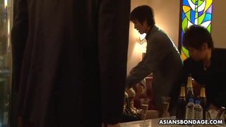 Kaoru Hirayama, brune pulpeuse, reçoit une double pénétration, non censurée