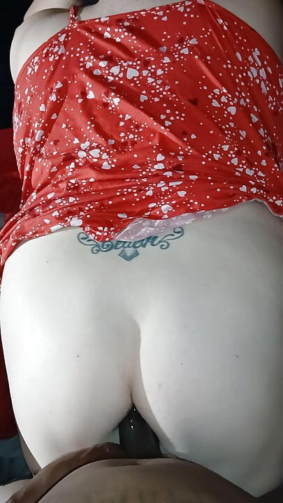 Rabuda anal coloca bunda à prova