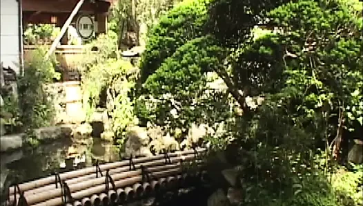 P128G03 The beautiful proprietress of a quiet mountain hot spring inn near Tokyo. Lesbian sisters, forbidden sex at home!　A sensual erotic drama that evokes the Showa era!