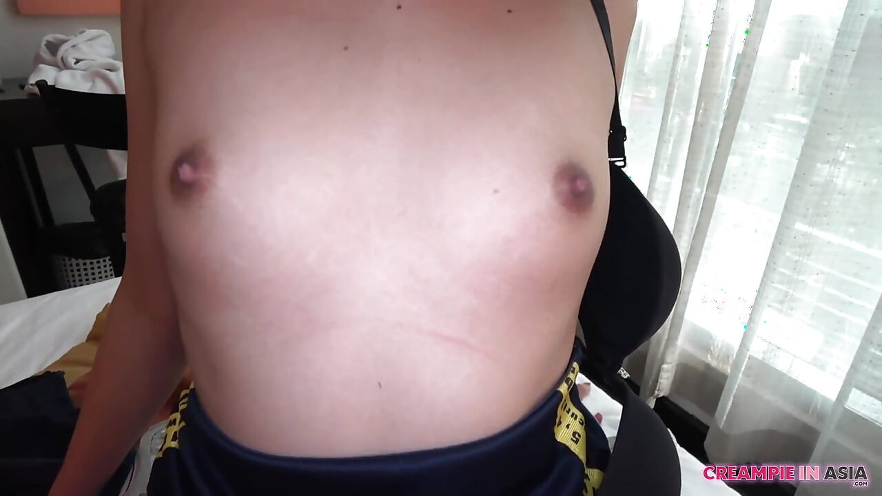 สาวเอเชียหุ่นดีเสนอหีแน่น ๆ ให้หนุ่มเงี่ยน