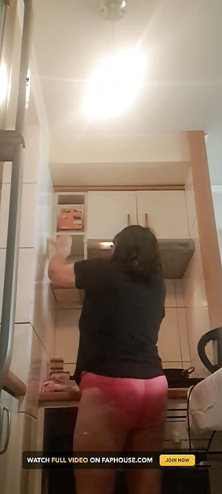 MILF, Cleaning the Kitchen