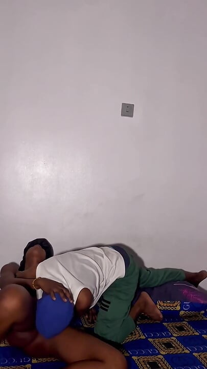 My Roommate Is Good on Bed