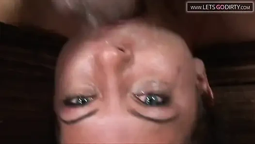 Persetubuh kebencian tengkorokan dalam yang kasar