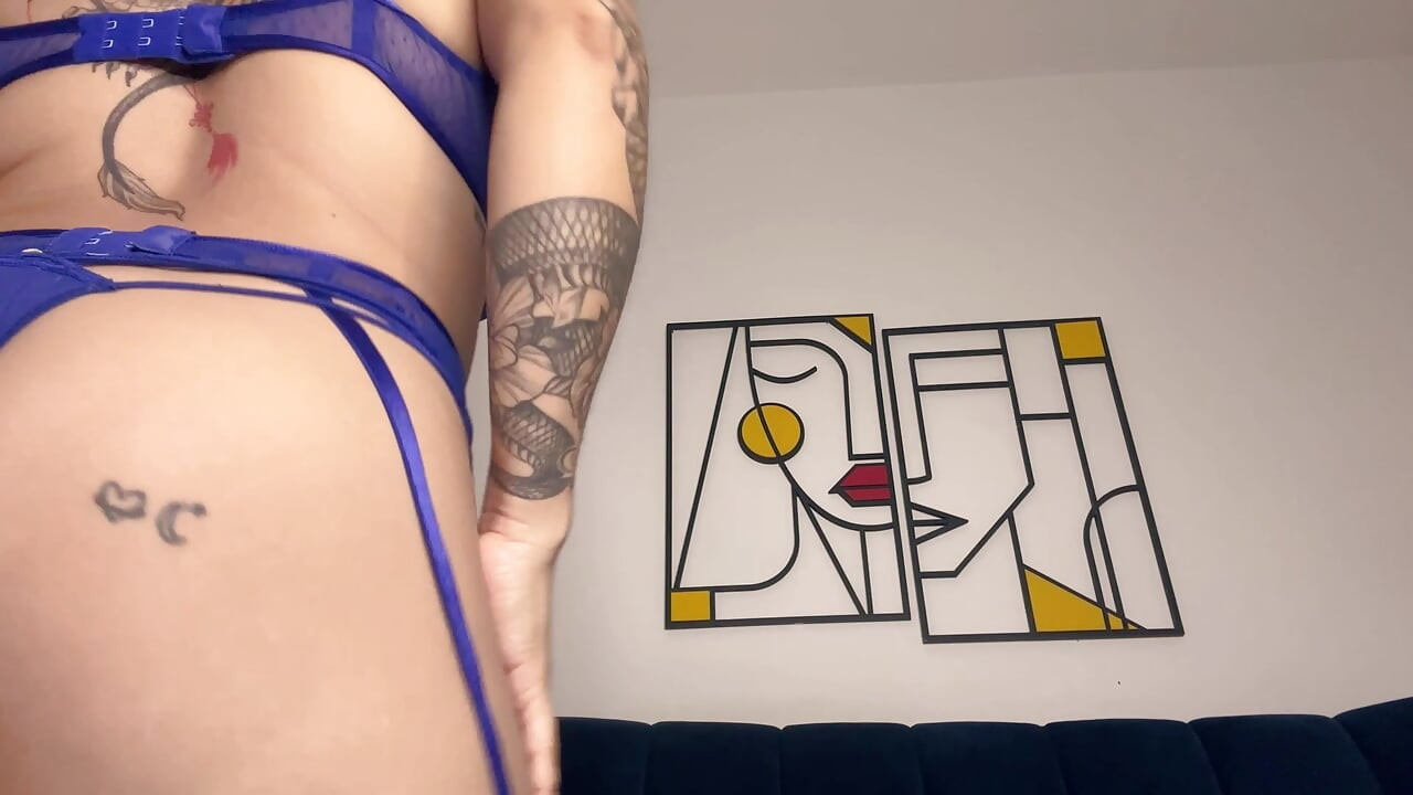 Baise Le Cul De Ta Belle-mère, Lunabigbooty